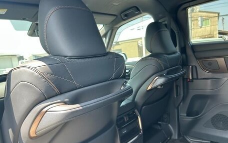 Toyota Vellfire, 2025 год, 7 300 000 рублей, 27 фотография
