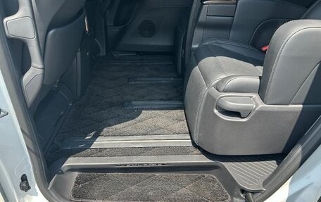 Toyota Vellfire, 2025 год, 7 300 000 рублей, 25 фотография