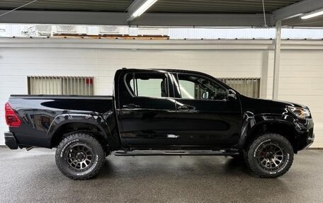 Toyota Hilux VIII, 2024 год, 4 300 000 рублей, 10 фотография