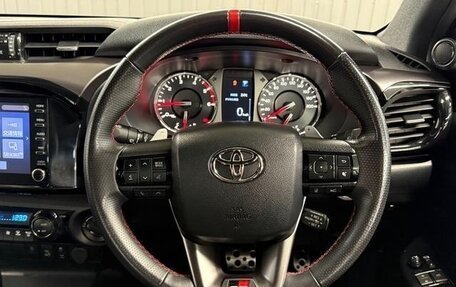 Toyota Hilux VIII, 2024 год, 4 300 000 рублей, 28 фотография