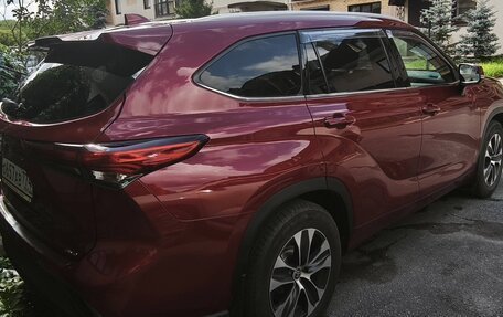 Toyota Highlander, 2021 год, 4 500 000 рублей, 2 фотография