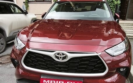 Toyota Highlander, 2021 год, 4 500 000 рублей, 4 фотография