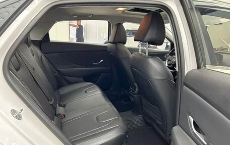 Hyundai Elantra, 2023 год, 1 357 000 рублей, 11 фотография