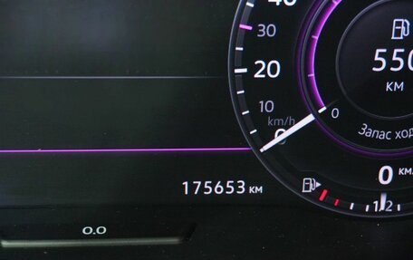 Volkswagen Tiguan II, 2018 год, 2 298 000 рублей, 17 фотография