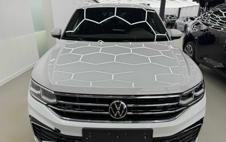 Volkswagen Tiguan II, 2021 год, 4 200 000 рублей, 1 фотография