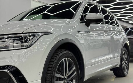 Volkswagen Tiguan II, 2021 год, 4 200 000 рублей, 4 фотография