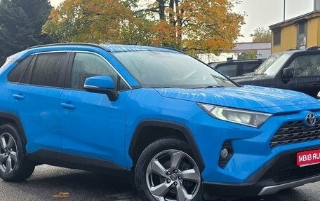 Toyota RAV4, 2021 год, 3 639 000 рублей, 1 фотография