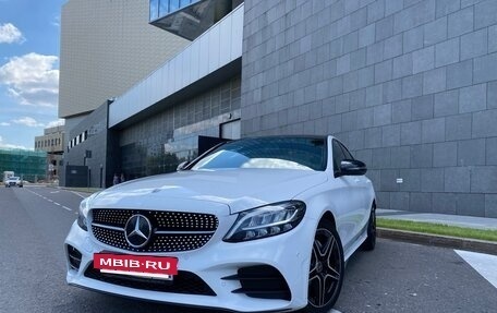 Mercedes-Benz C-Класс, 2018 год, 3 030 000 рублей, 4 фотография