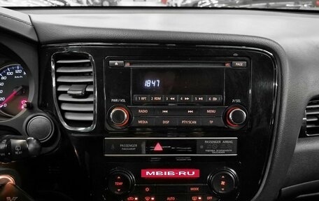 Mitsubishi Outlander III рестайлинг 3, 2019 год, 1 799 000 рублей, 13 фотография