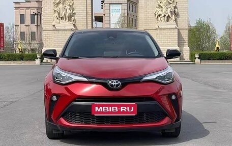 Toyota C-HR I рестайлинг, 2023 год, 1 835 000 рублей, 2 фотография