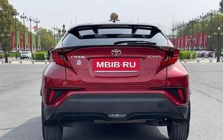 Toyota C-HR I рестайлинг, 2023 год, 1 835 000 рублей, 5 фотография