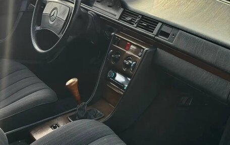 Mercedes-Benz E-Класс, 1992 год, 210 000 рублей, 8 фотография