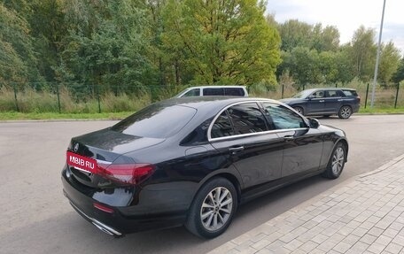 Mercedes-Benz E-Класс, 2021 год, 2 450 000 рублей, 3 фотография
