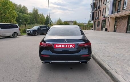 Mercedes-Benz E-Класс, 2021 год, 2 450 000 рублей, 5 фотография