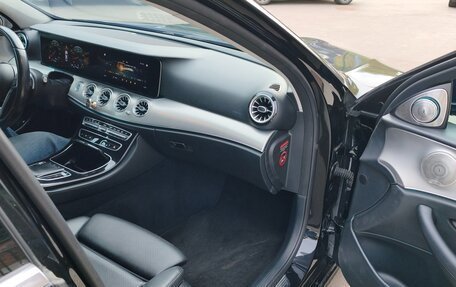 Mercedes-Benz E-Класс, 2021 год, 2 450 000 рублей, 14 фотография