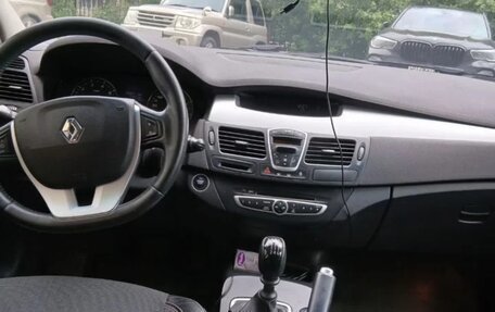 Renault Laguna III рестайлинг, 2008 год, 690 000 рублей, 13 фотография