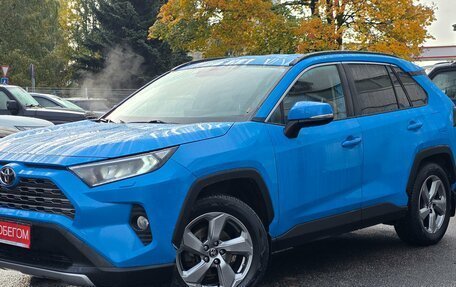 Toyota RAV4, 2021 год, 3 639 000 рублей, 2 фотография