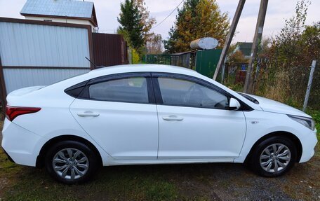 Hyundai Solaris II рестайлинг, 2018 год, 865 000 рублей, 3 фотография