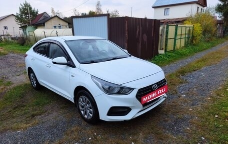 Hyundai Solaris II рестайлинг, 2018 год, 865 000 рублей, 2 фотография