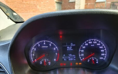 Hyundai Solaris II рестайлинг, 2018 год, 865 000 рублей, 14 фотография