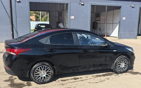 Hyundai Solaris II рестайлинг, 2018 год, 950 000 рублей, 3 фотография