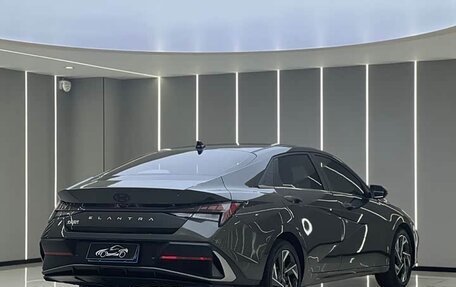 Hyundai Elantra, 2023 год, 1 230 000 рублей, 4 фотография