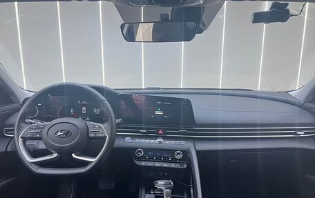 Hyundai Elantra, 2023 год, 1 230 000 рублей, 9 фотография
