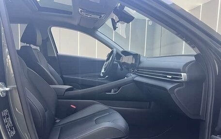 Hyundai Elantra, 2023 год, 1 230 000 рублей, 8 фотография
