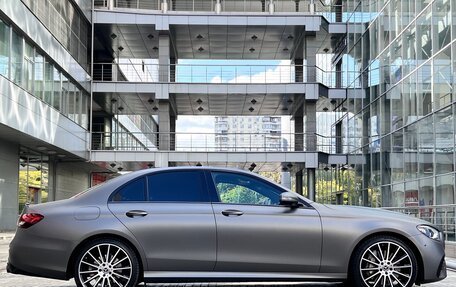Mercedes-Benz E-Класс, 2021 год, 4 990 000 рублей, 8 фотография