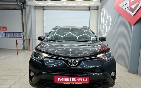 Toyota RAV4, 2017 год, 2 447 000 рублей, 2 фотография