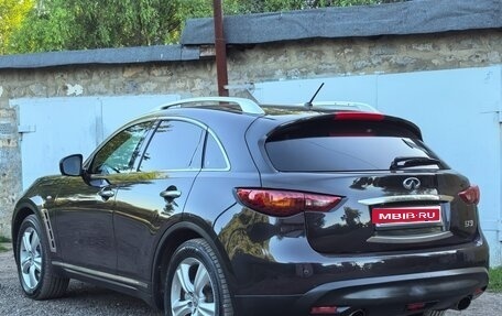 Infiniti FX II, 2010 год, 1 990 000 рублей, 6 фотография
