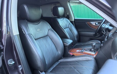 Infiniti FX II, 2010 год, 1 990 000 рублей, 24 фотография