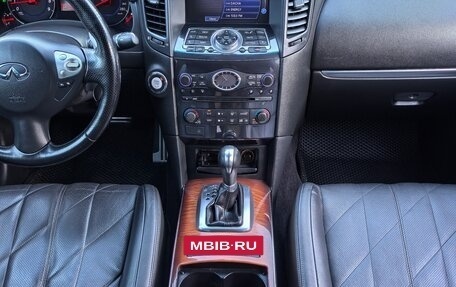 Infiniti FX II, 2010 год, 1 990 000 рублей, 30 фотография