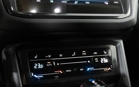 Volkswagen Tiguan II, 2021 год, 2 500 000 рублей, 12 фотография