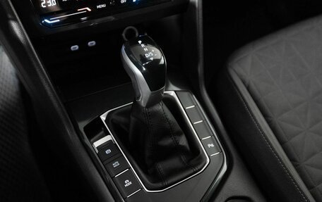 Volkswagen Tiguan II, 2021 год, 2 500 000 рублей, 13 фотография