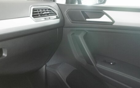 Volkswagen Tiguan II, 2021 год, 2 500 000 рублей, 14 фотография