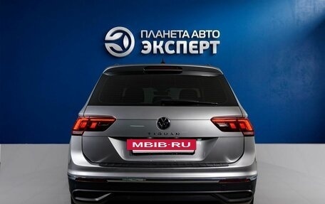 Volkswagen Tiguan II, 2021 год, 2 500 000 рублей, 5 фотография