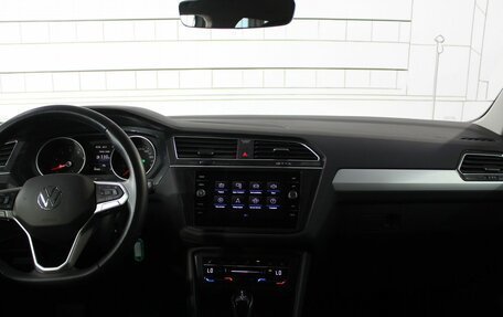 Volkswagen Tiguan II, 2022 год, 2 850 000 рублей, 2 фотография