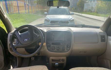 Ford Escape II, 2002 год, 320 000 рублей, 11 фотография