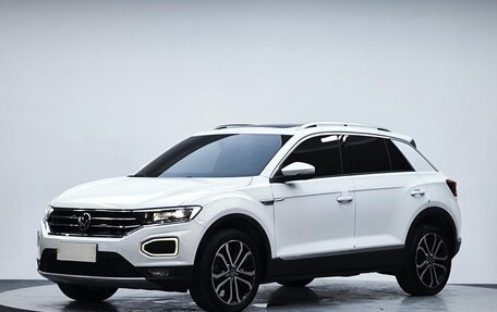 Volkswagen T-Roc I, 2023 год, 1 260 000 рублей, 1 фотография
