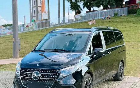 Mercedes-Benz V-Класс, 2025 год, 6 900 000 рублей, 1 фотография