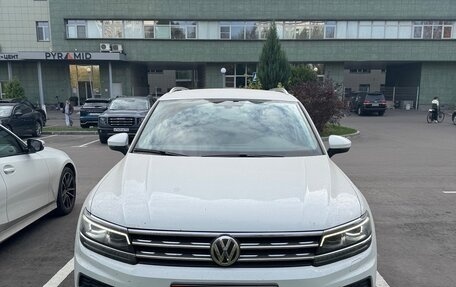 Volkswagen Tiguan II, 2017 год, 2 900 000 рублей, 1 фотография