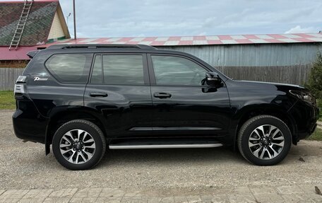 Toyota Land Cruiser Prado 150 рестайлинг 2, 2021 год, 7 030 000 рублей, 2 фотография