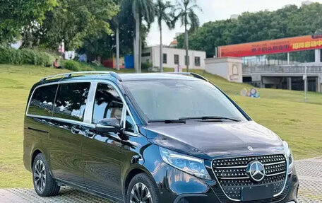 Mercedes-Benz V-Класс, 2025 год, 6 900 000 рублей, 3 фотография