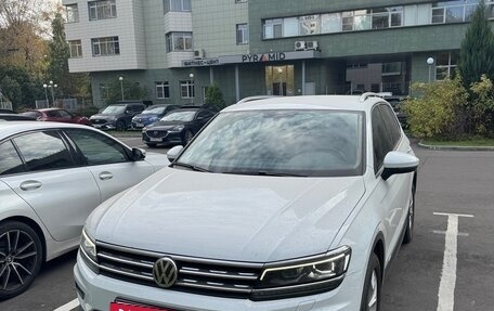 Volkswagen Tiguan II, 2017 год, 2 900 000 рублей, 2 фотография