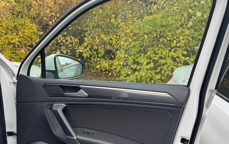 Volkswagen Tiguan II, 2017 год, 2 900 000 рублей, 14 фотография