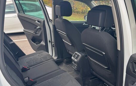 Volkswagen Tiguan II, 2017 год, 2 900 000 рублей, 11 фотография