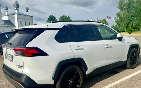 Toyota RAV4, 2023 год, 4 600 000 рублей, 3 фотография