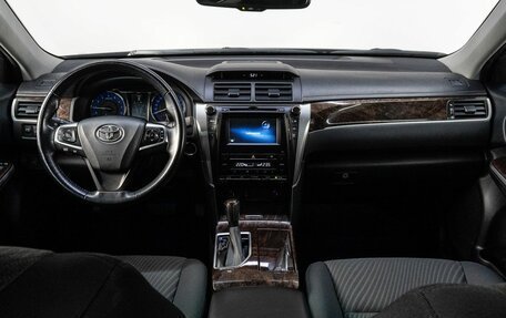 Toyota Camry, 2017 год, 2 129 000 рублей, 18 фотография