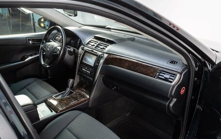 Toyota Camry, 2017 год, 2 129 000 рублей, 15 фотография